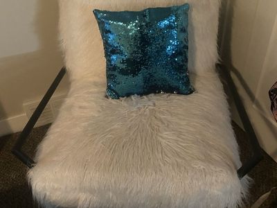 Modern Faux Fur Accent Chair – Like New