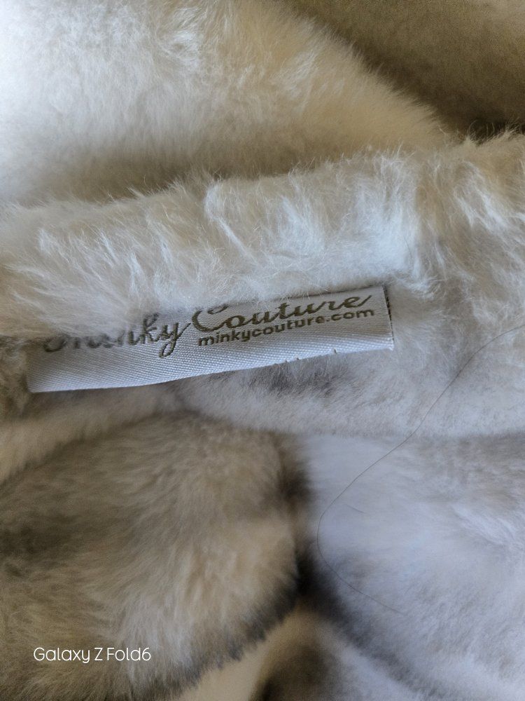 Minky Courture Extra Large Blanket(s)
Beautiful, Unused.
