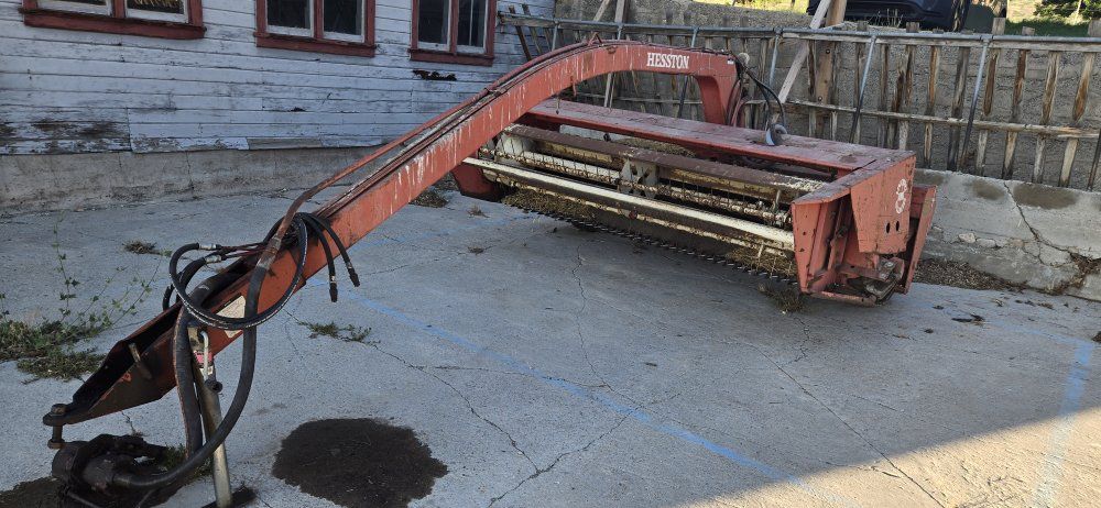 Hesston Hydro Swing 1010 Hay Mower Conditioner - Used Farm Equipment