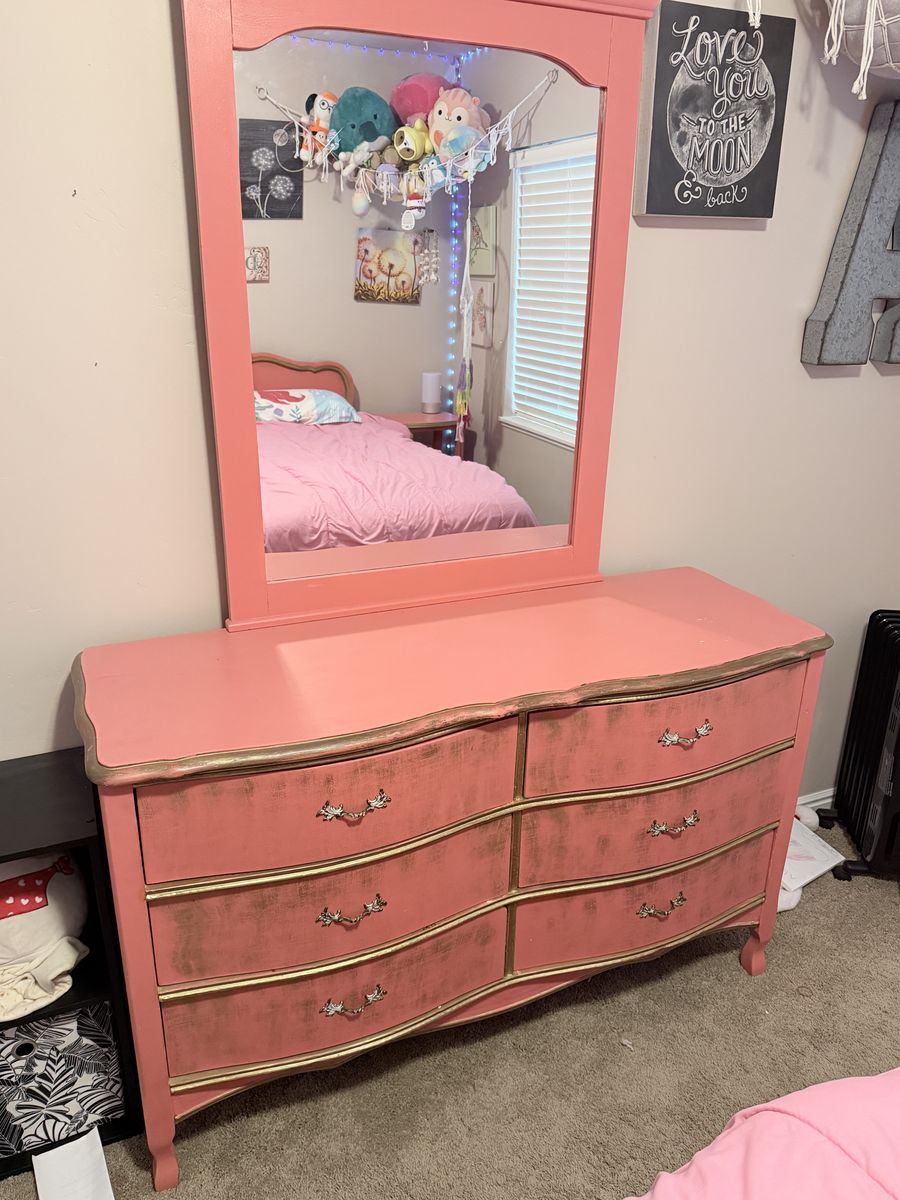 Pink 3-piece Bedroom Set Full Size Mattress