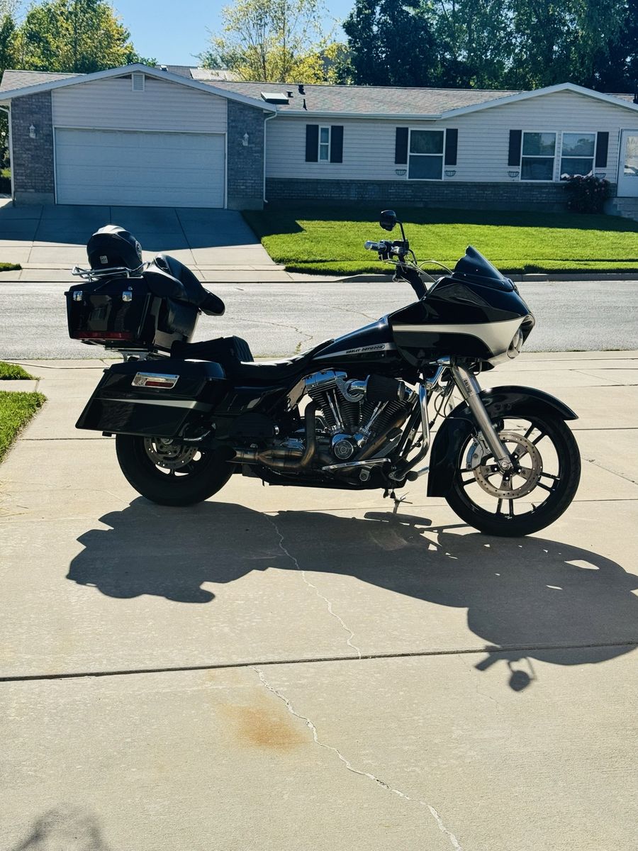 Built Harley-Davidson Road Glide Custom Motorcycle - Black, Excellent Condition.