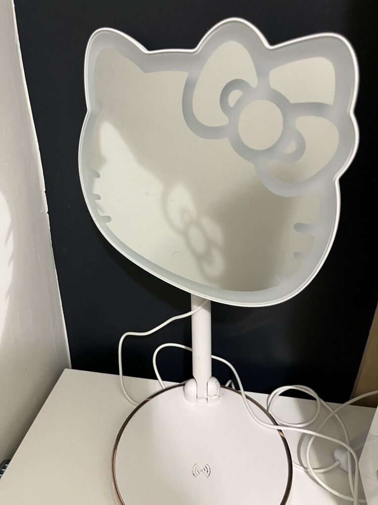 hello Kitty Mirror