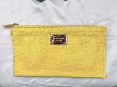 Michael Kors Jet Set Wristlet