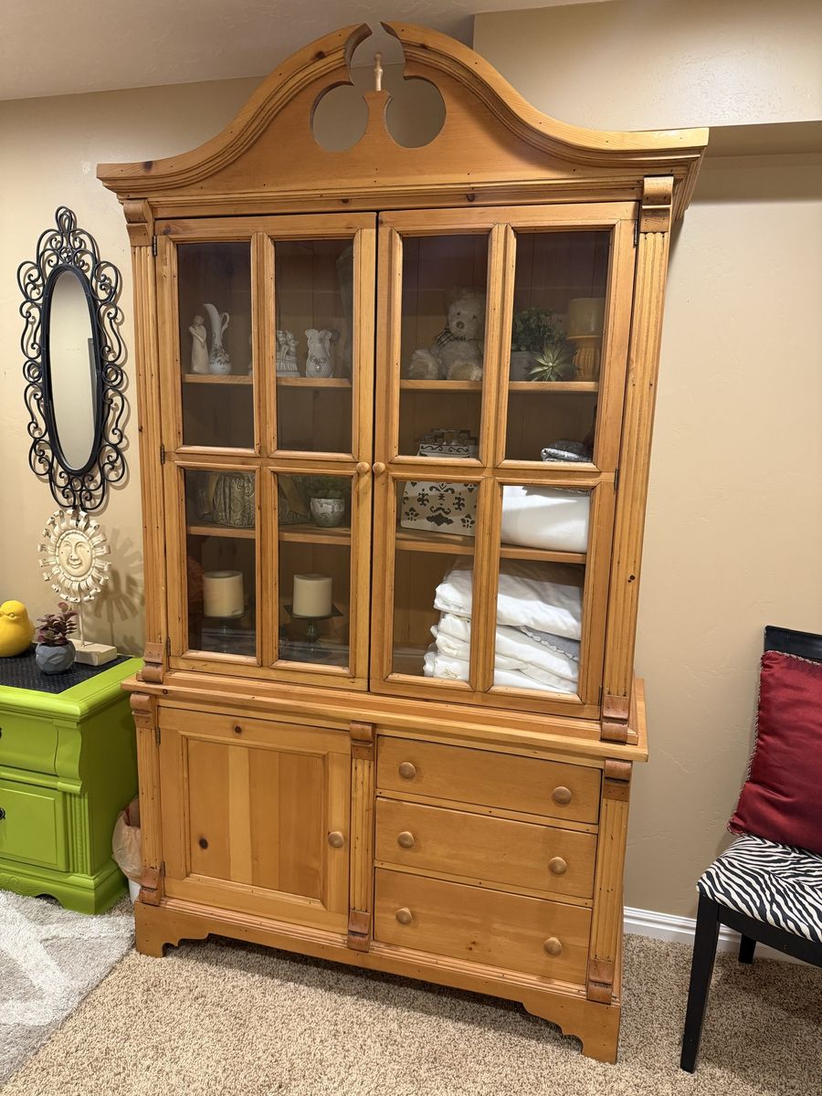 Hutch Solid Pine comes apart in two sections. Great condition.