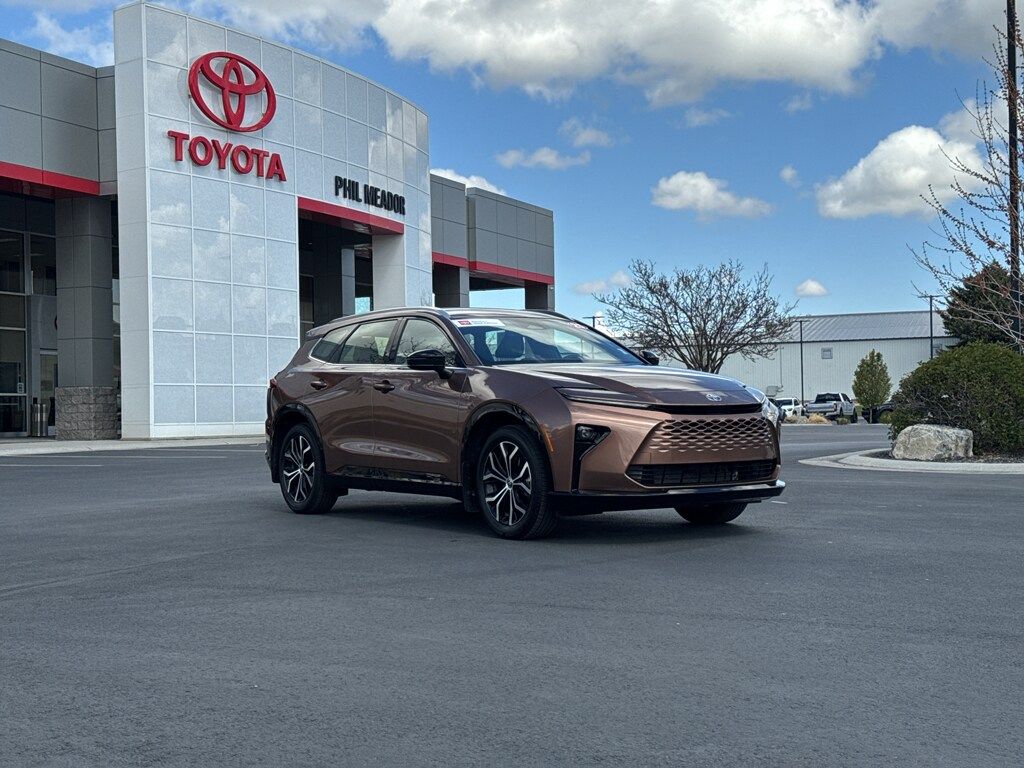 2025 Toyota Crown Signia XLE