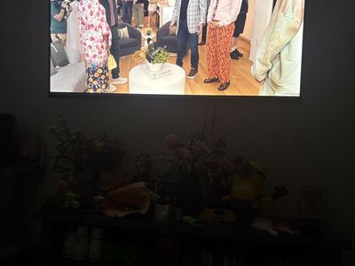 Hisense Roku TV 58-inch 4K UHD - Model 58R6E- Works Great!