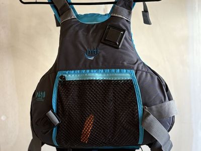 MTI Vibe Kayak Paddleboard Life Vest - Unisex Adult, Size S/M and is Blue/Black.