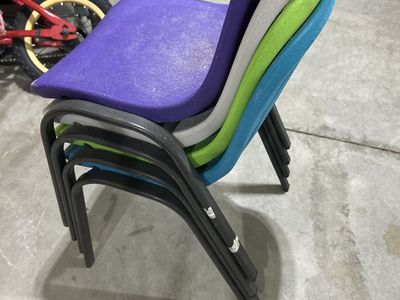 4 kids lifetime chairs