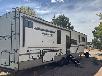 Wildwood Heritage Glen Elite Series Travel Trailer