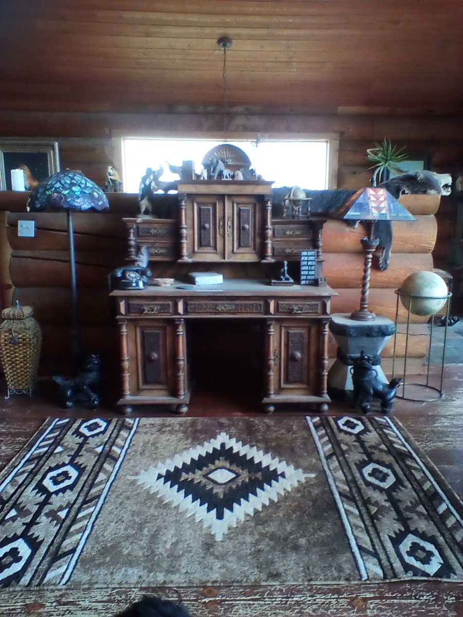 5foot by 7 foot Aztec design rug,new,100.00