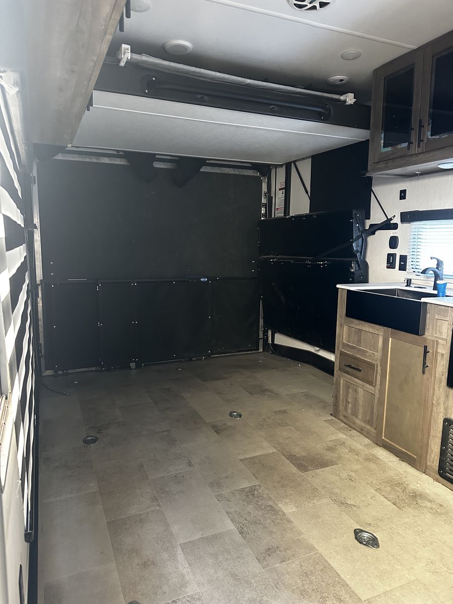 Main image 7