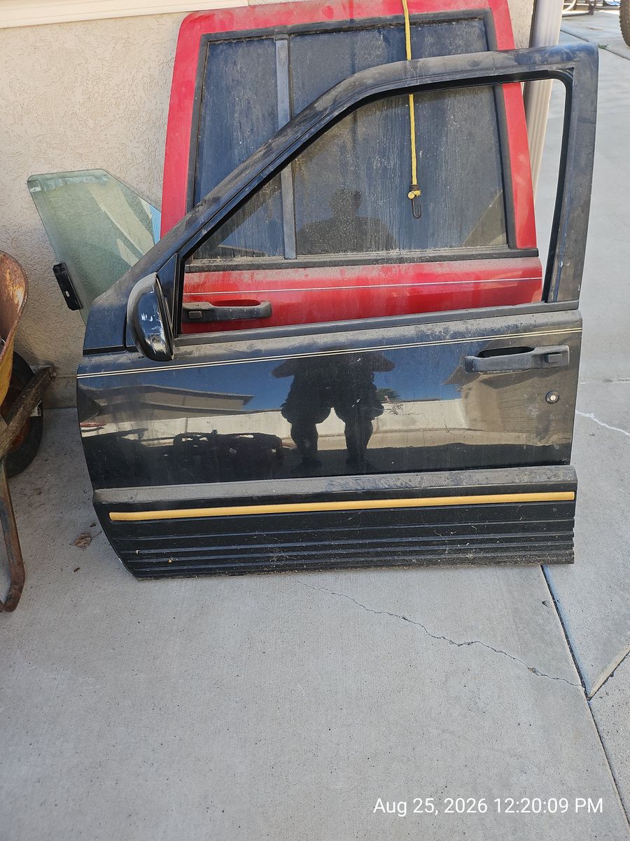 1993-1998  Jeep Cherokee ZJ Doors - Black Front Driver & Red Rear Passenger
