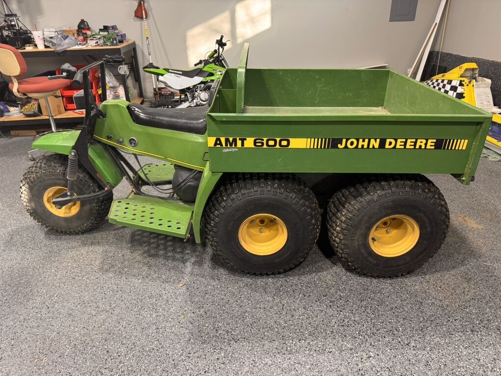 John Deere AMT 600