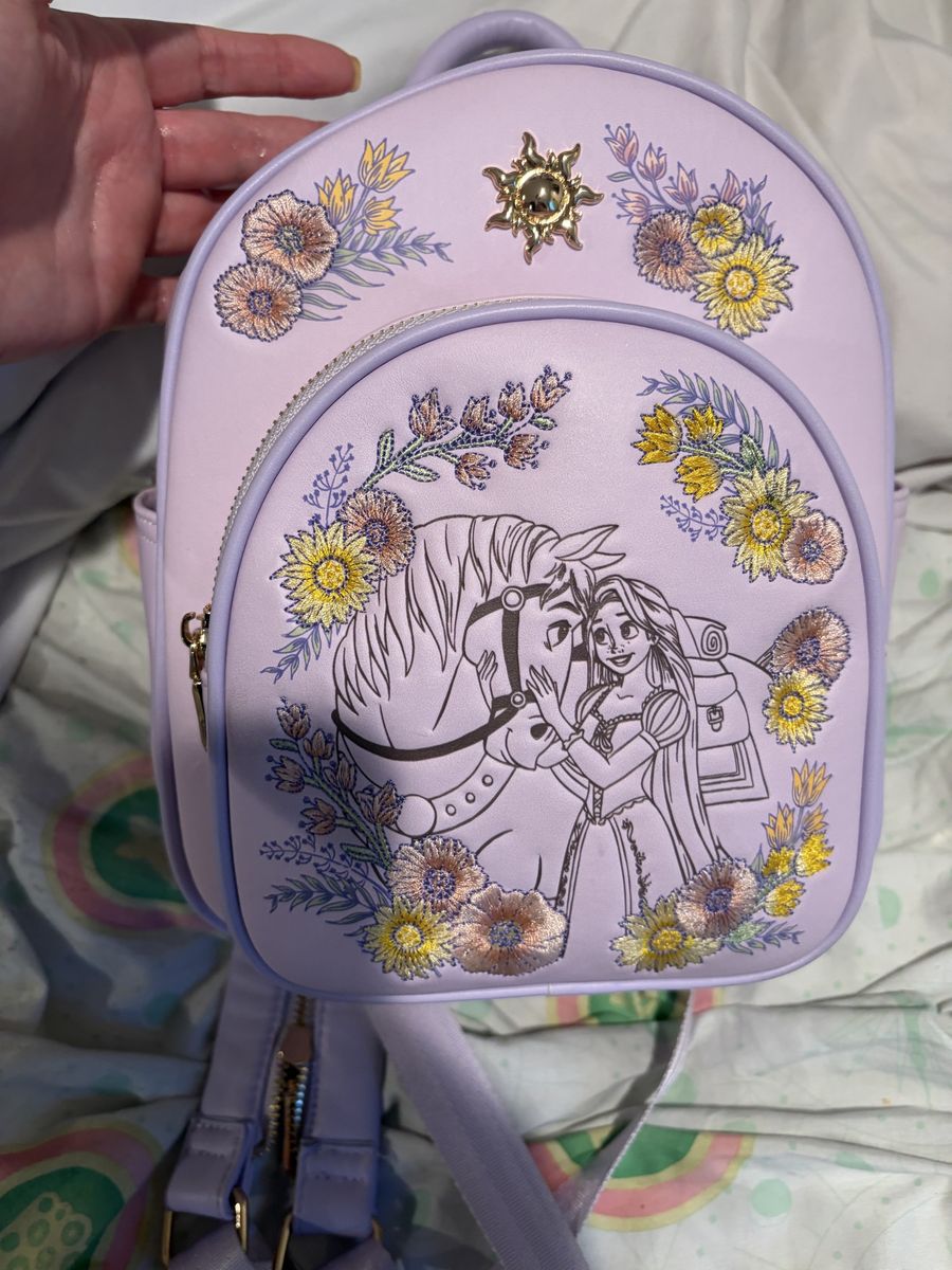 Rapunzel BoxLunch exclusive lounge fly sling bag ￼