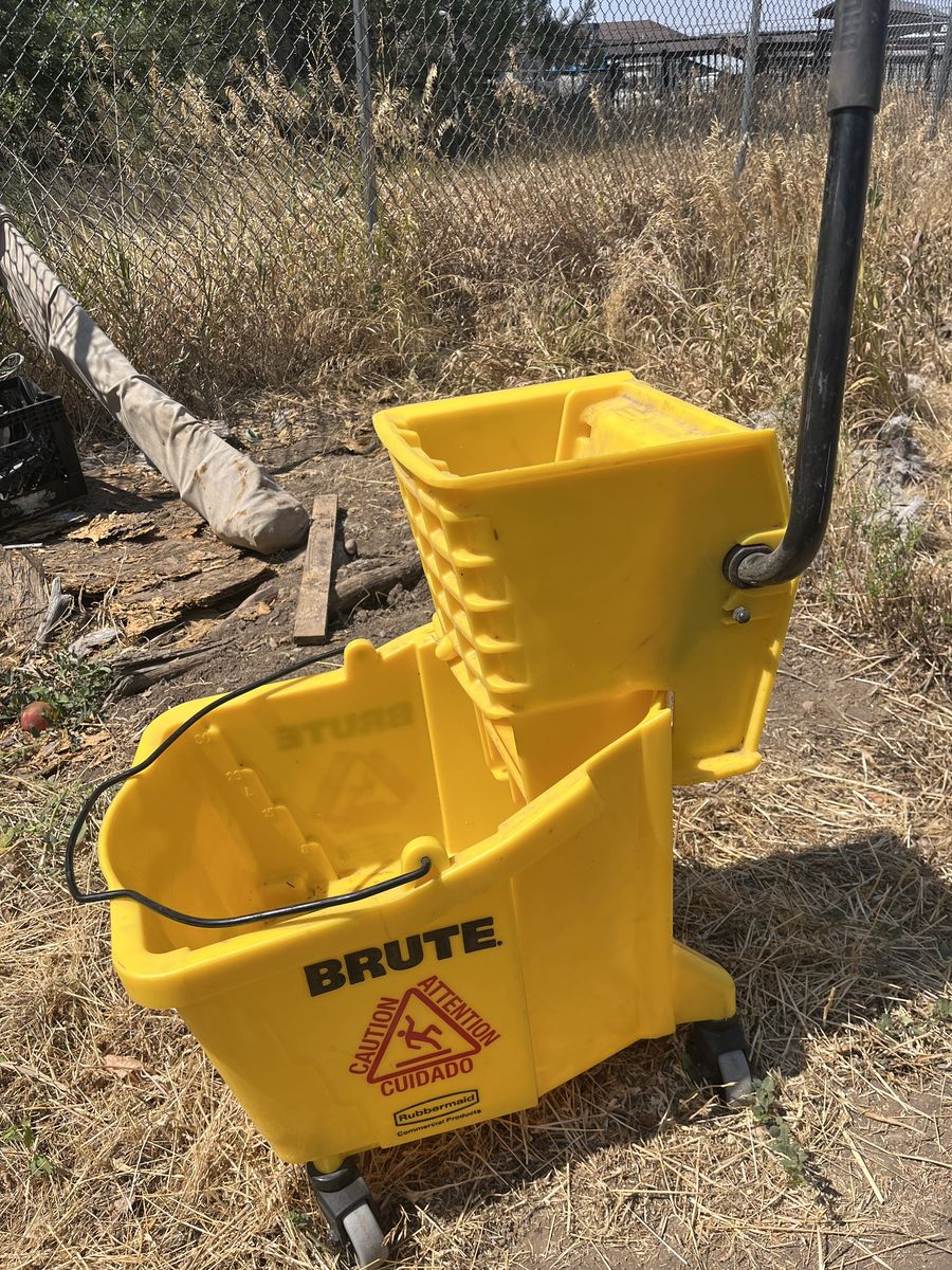 Mop bucket