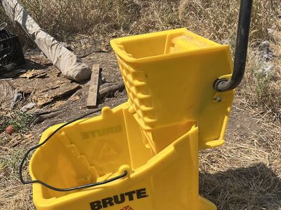 Mop bucket