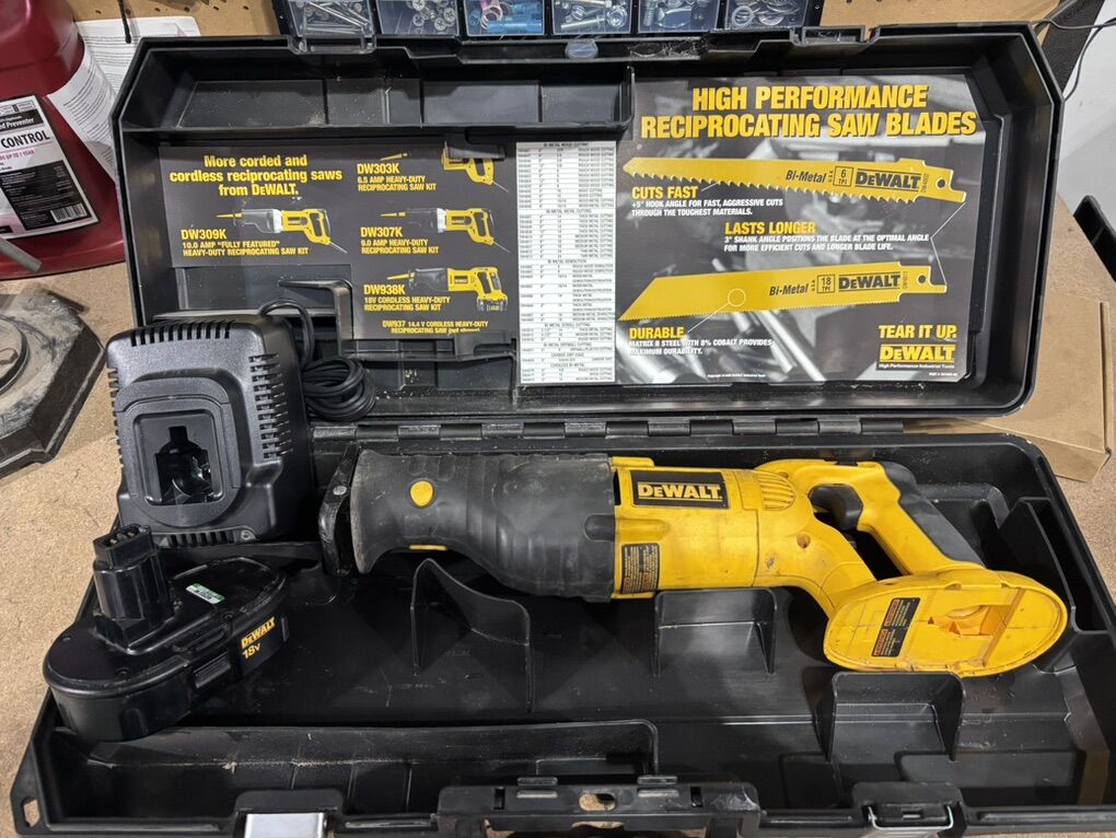 Dewalt 18V Reciprocating Saw kit