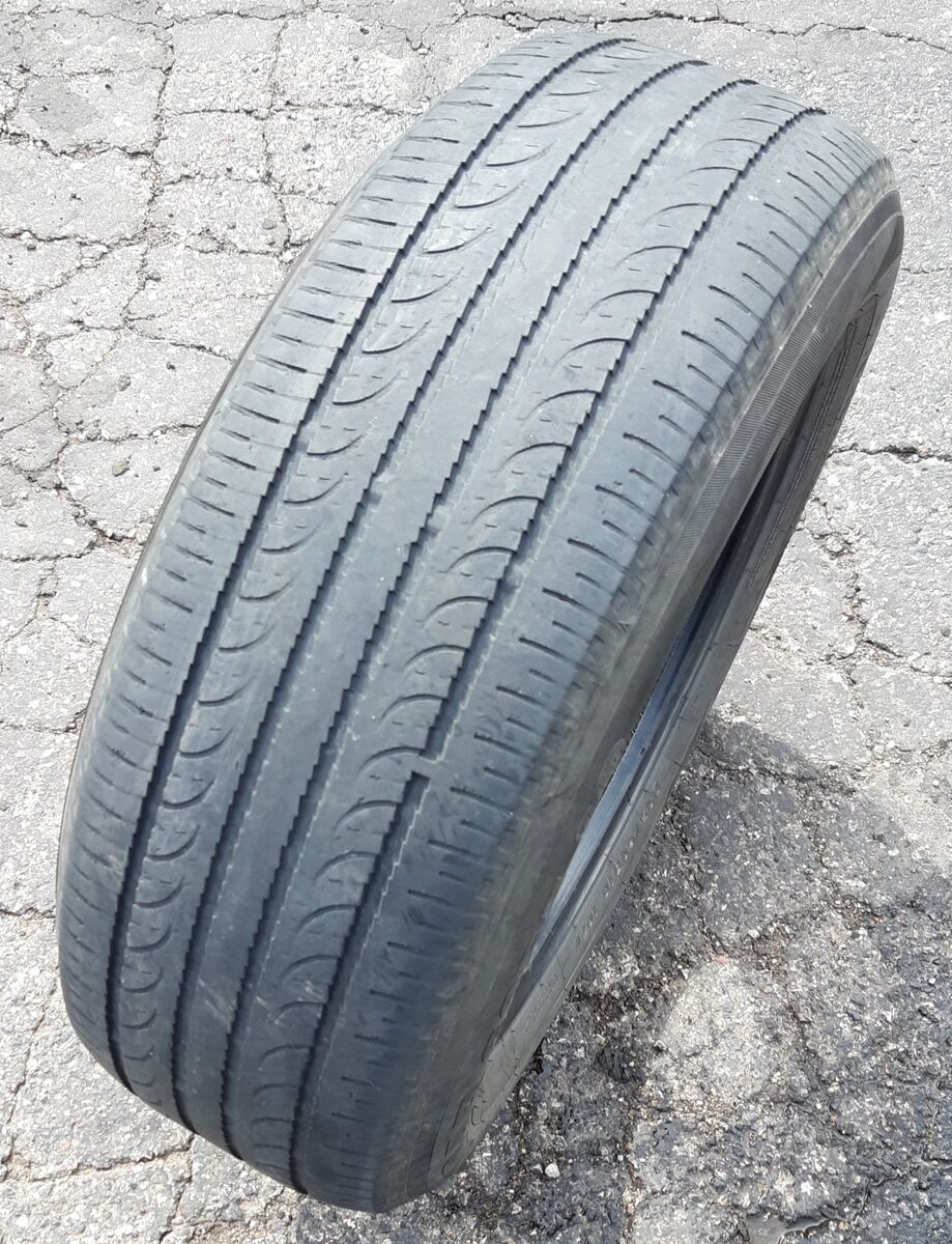 235-60-18 Yokohama Geolander GO55 tire