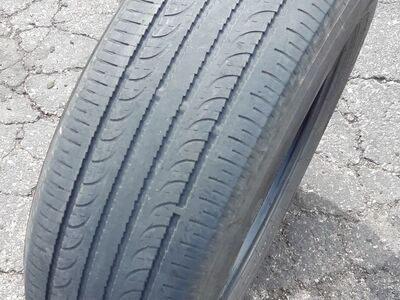 235-60-18 Yokohama Geolander GO55 tire