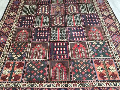 Handwoven Wool Rug, Persian Bakhtiari, 6'10" x 10'4"