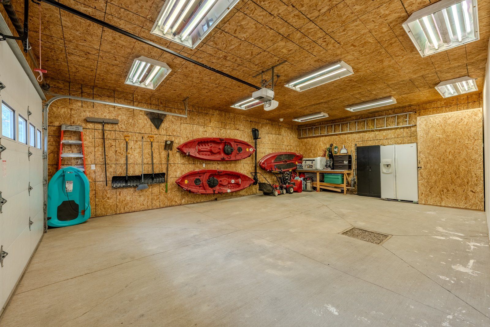 Main image 12