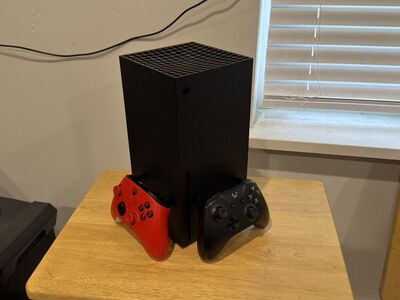 Xbox Series X + EXTRA Red Controller