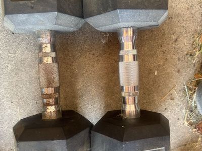 Pair of 15 LB Rubber Encased Hex Dumbbells