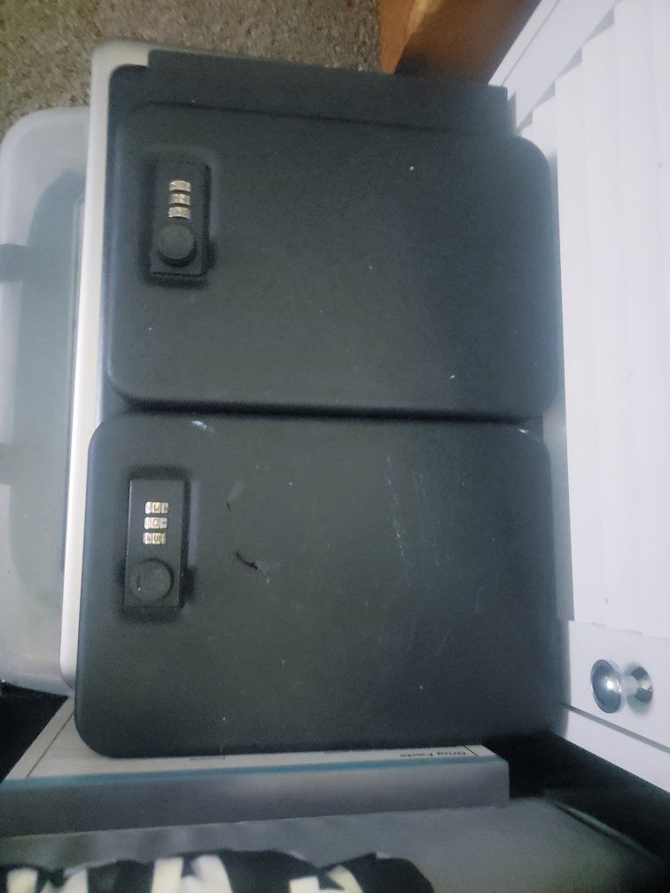 2 personal safes