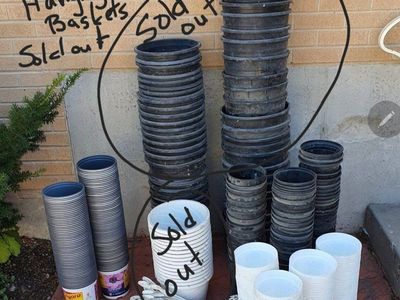 New & Used Landscape pots. $0.25 - $3.00 each