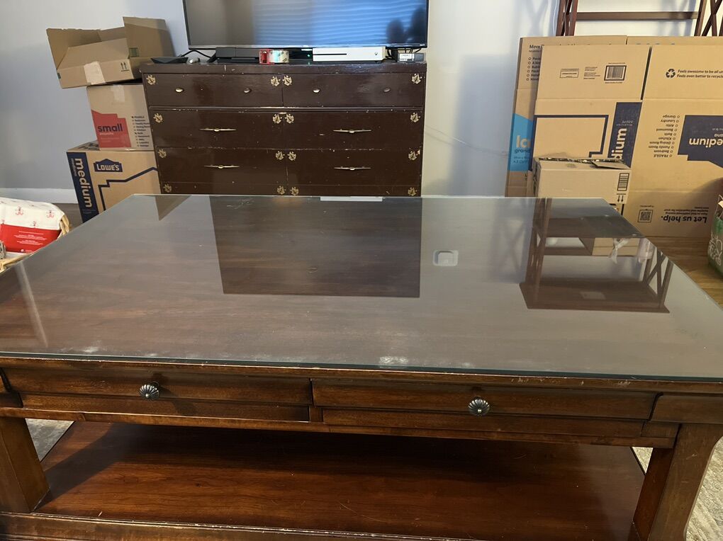 FREE Coffee Table And 2 Matching Side Tables