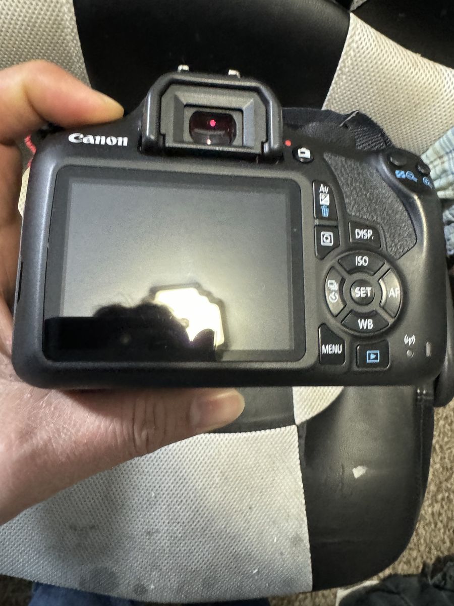 Main image 3