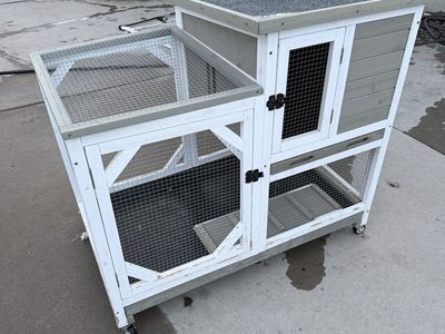 Rabbit/Small Animal Coop With Run- Fair Condition