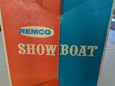 Vintage 1962 Remco Showboat Theater with 4 plays