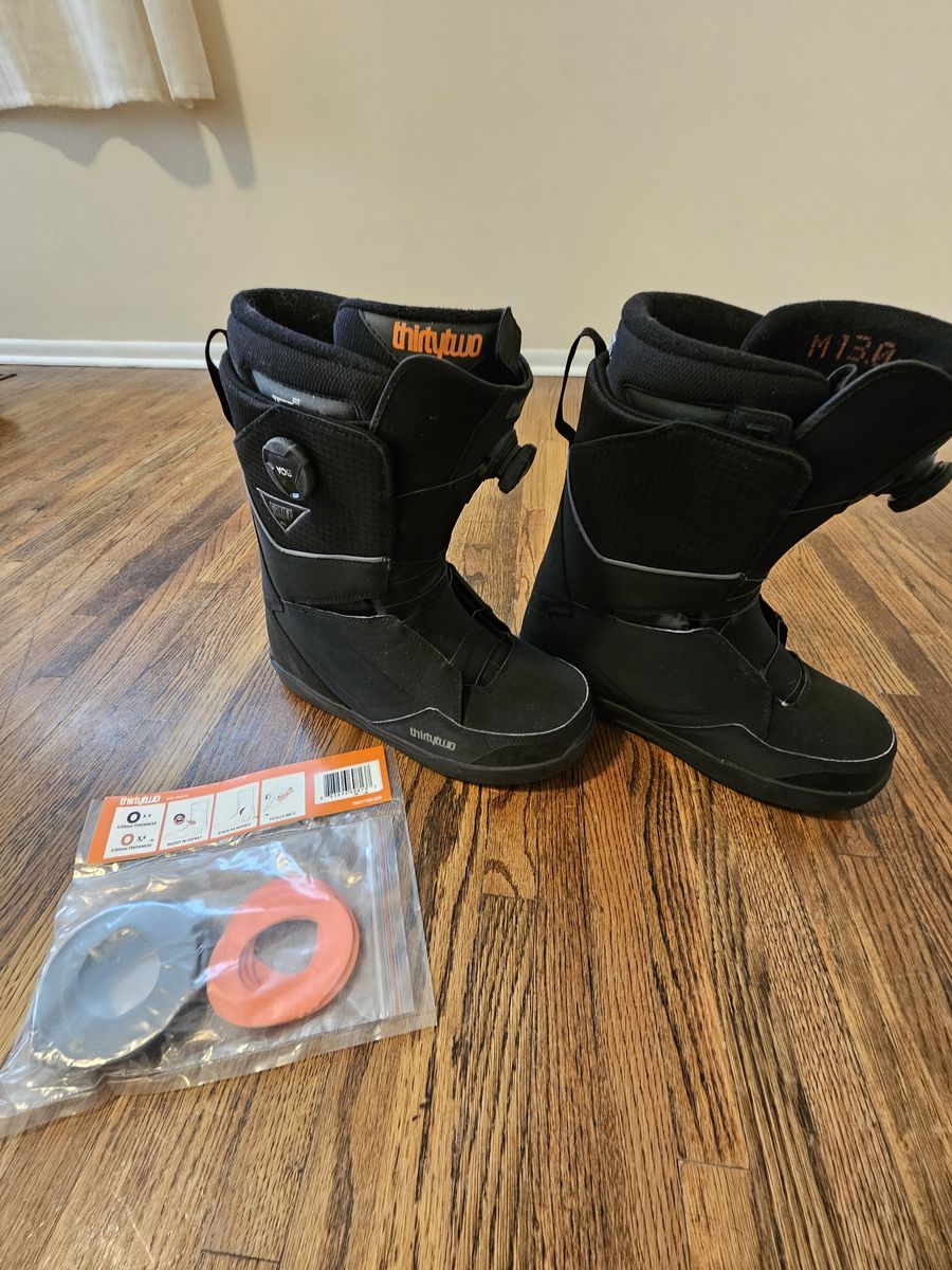 $100 OBO - Thirtytwo Team Fit Snowboard Boots with Boa Laces