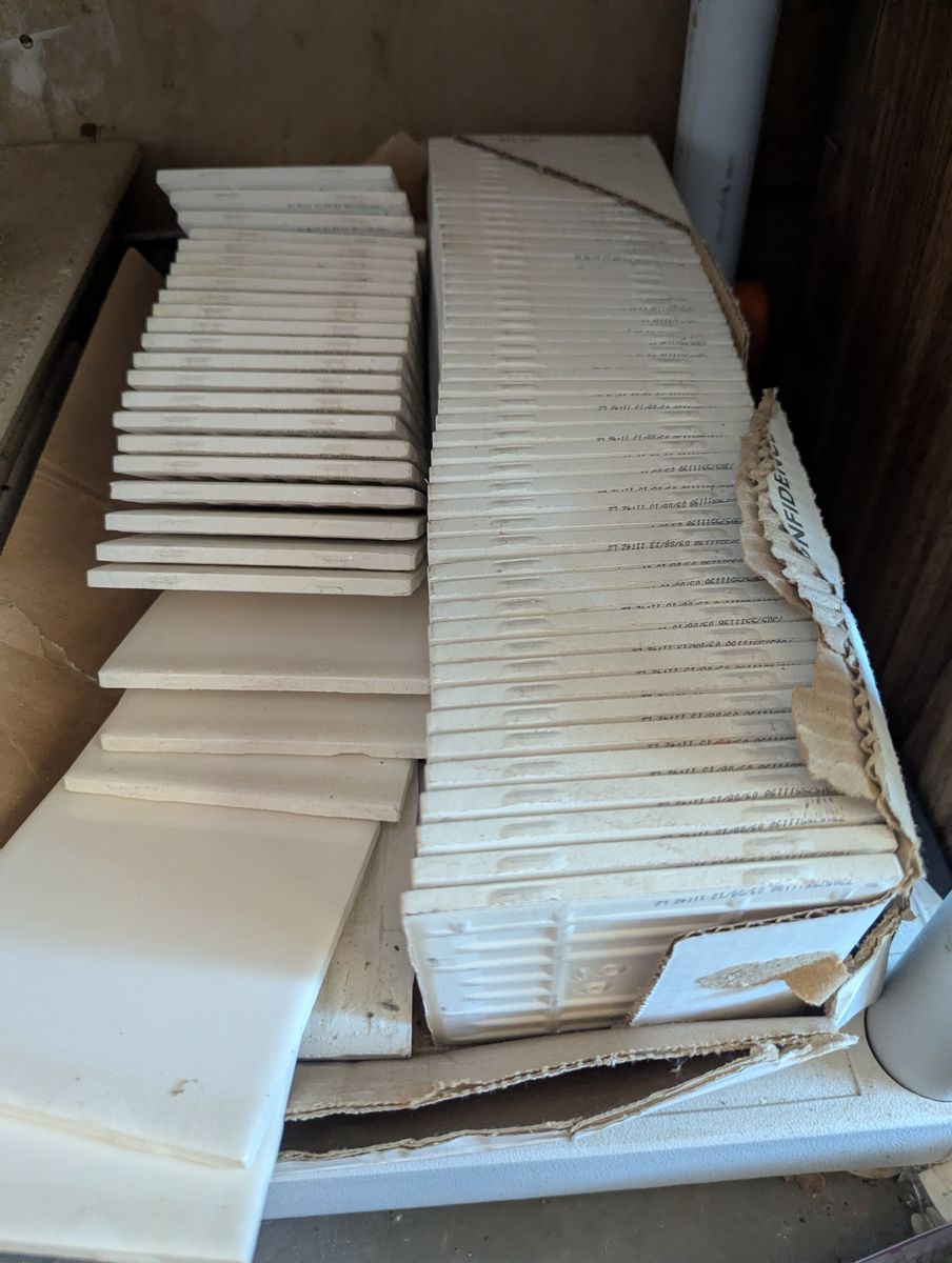Tile and laminate