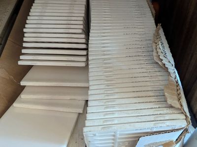 Tile and laminate