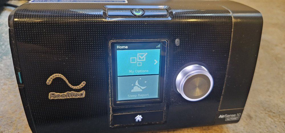 Nice CPAP Machine ResMed AIRSENSE 10 Auto set