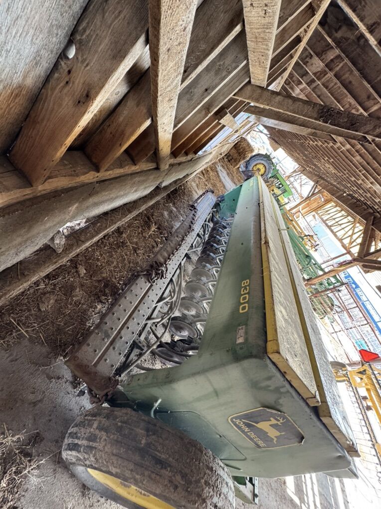 John Deere 8300 Grain Drill