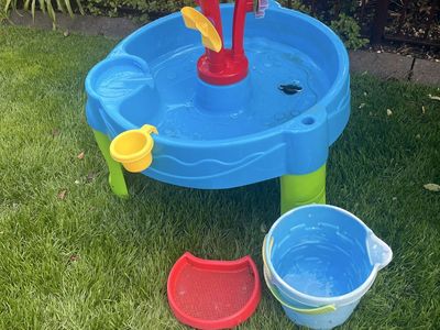 Sand and water tiered table