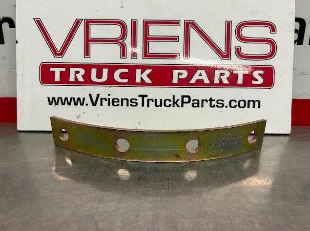 M80-1035 SPACER-SKID