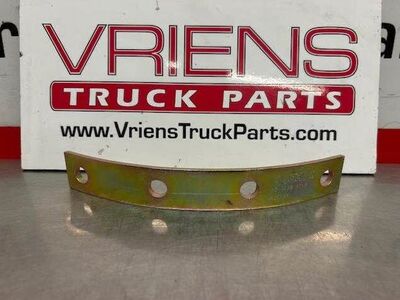 M80-1035 SPACER-SKID
