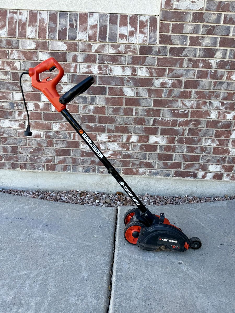 Black&Decker LE750 120V Edge Hog Yard Tool