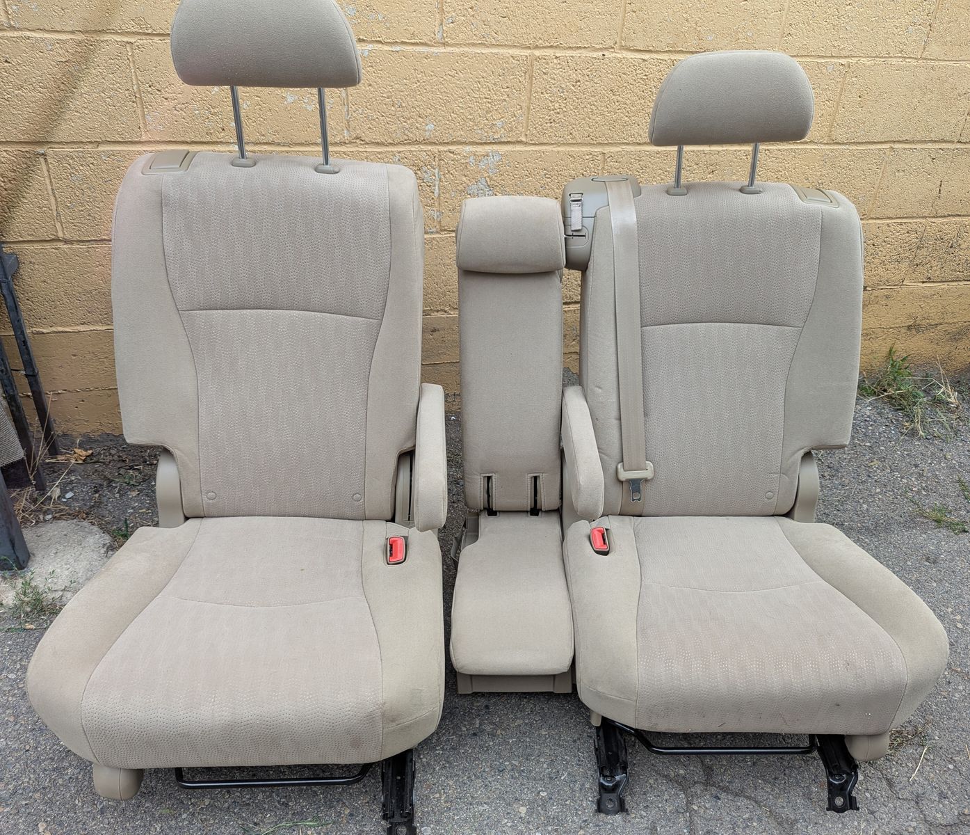 Toyota Hilander back seats, 2008-2013, in great condition. This would be great for a van, camper, or RV conversion project, etc.