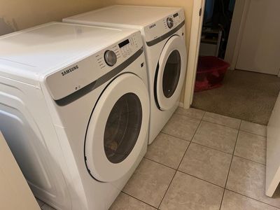 Samsung Washer & Dryer Pair — Barely Used