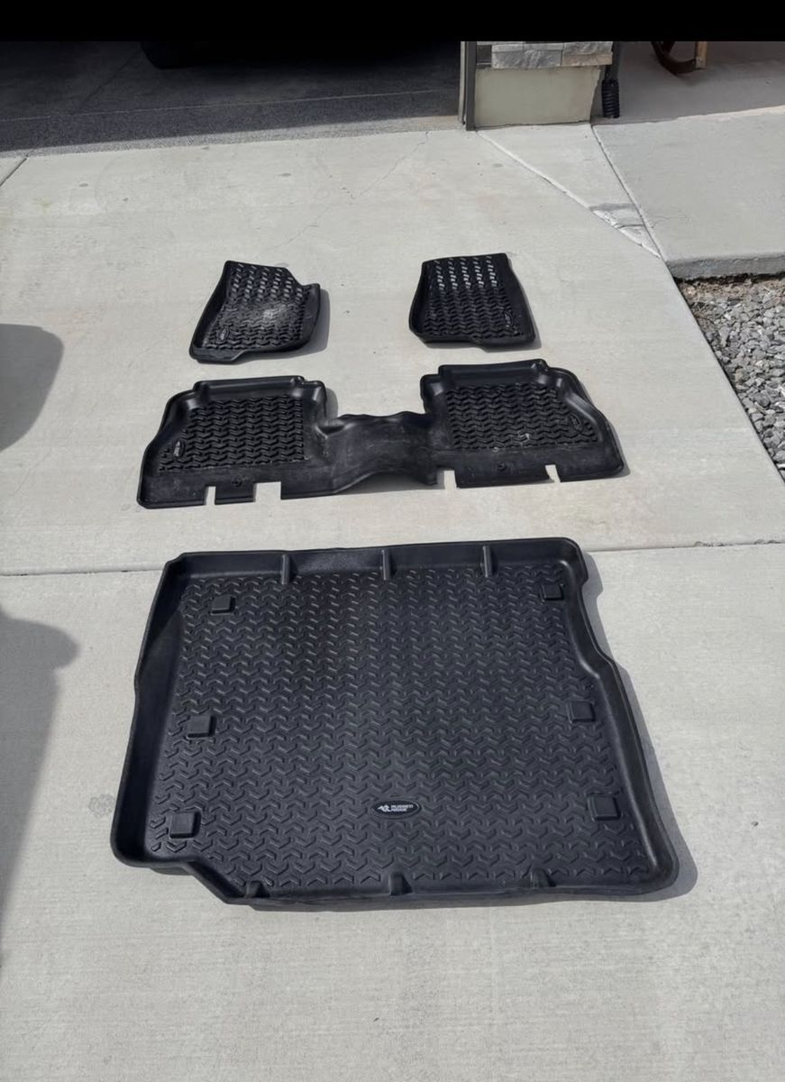 Rugged Ridge Floor Mats For Wrangler JLU