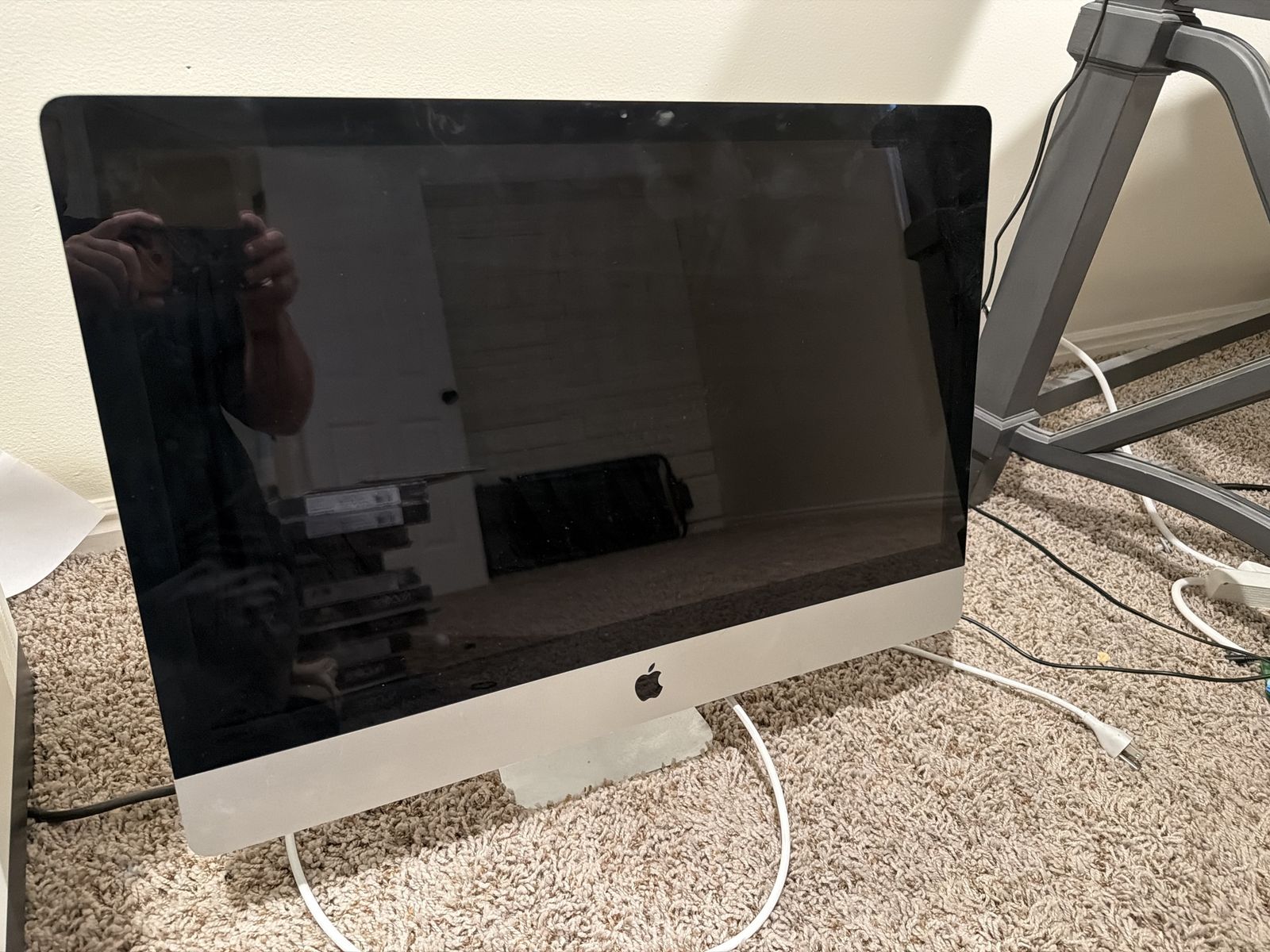 Apple iMac 27” Desktop Computer (A1312 2010 Model) - All-in-One.