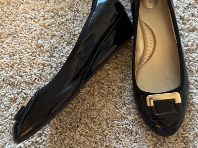 Bandolino Black low Wedge Heels W9.5