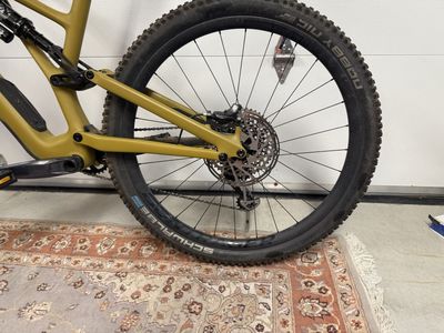 Specialized Stumpjumper s4 carbon frame and wheels