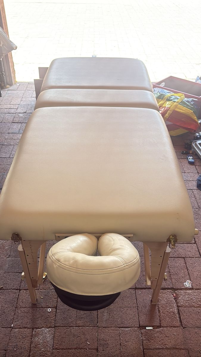 Earth life massage table