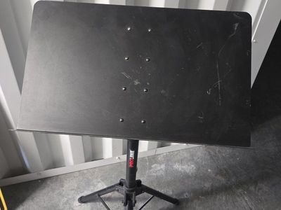 pro line music stand